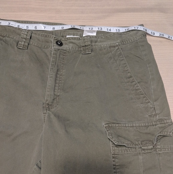 Army Green Columbia Cargo Shorts - Picture 3 of 5